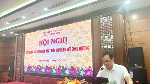 Tổ chức Hội nghị tập huấn, bồi dưỡng cập nhật kiến thức lĩnh vực Công Thương cho công chức cấp xã